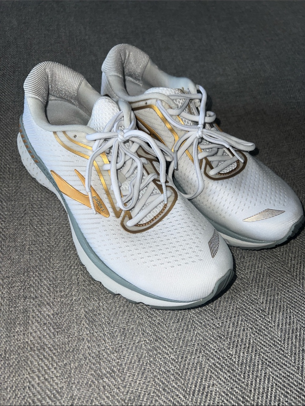 Brooks Adrenaline size 8.5